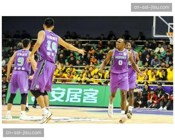 南京同曦俱乐部被法院执行3325万，或出售戴维斯优先续约权缓解危机